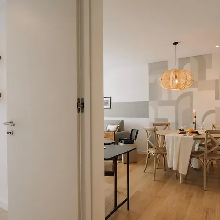 Trocchia - 1 Bedroom And Parking In Alvalade Lissabon