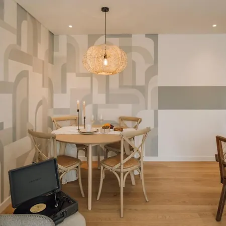 Trocchia - 1 Bedroom And Parking In Alvalade * Lisboa