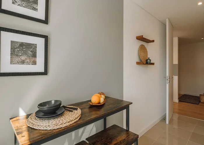 Trocchia - 1 Bedroom And Parking In Alvalade Apartment