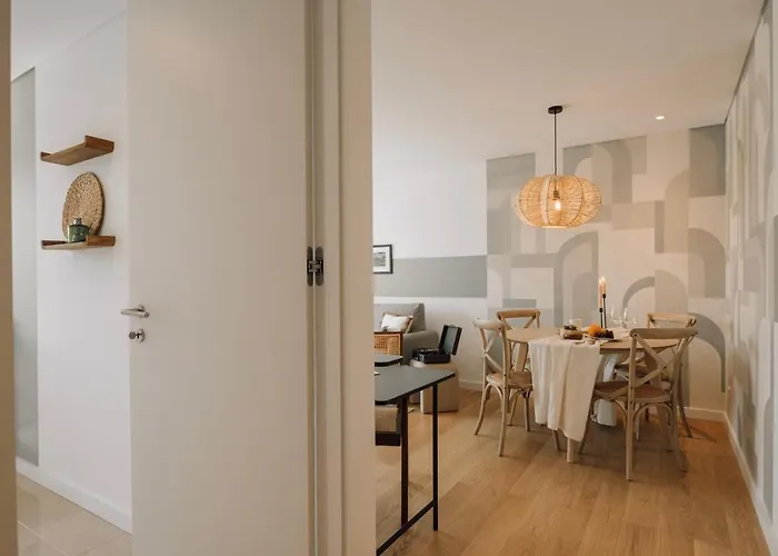 Trocchia - 1 Bedroom And Parking In Alvalade Lisbon