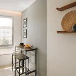 Trocchia - 1 Bedroom And Parking In Alvalade Apartmán