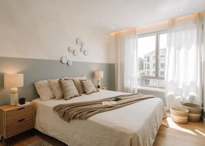 Trocchia - 1 Bedroom And Parking In Alvalade *